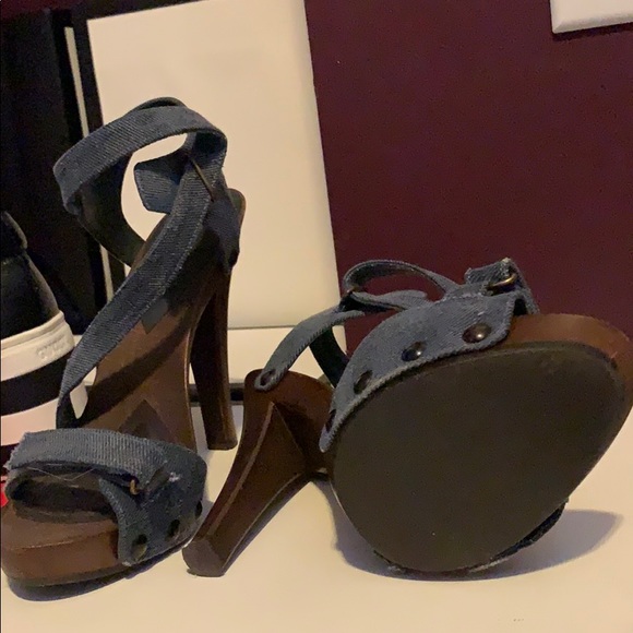 Manolo blahnik heels - Picture 3 of 5